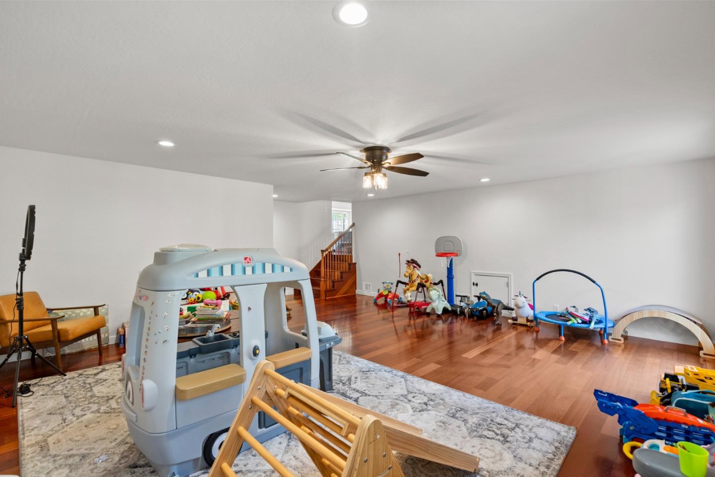 Detail Gallery Image 16 of 40 For 1549 Puerto Vallarta Dr, San Jose,  CA 95120 - 4 Beds | 2/1 Baths