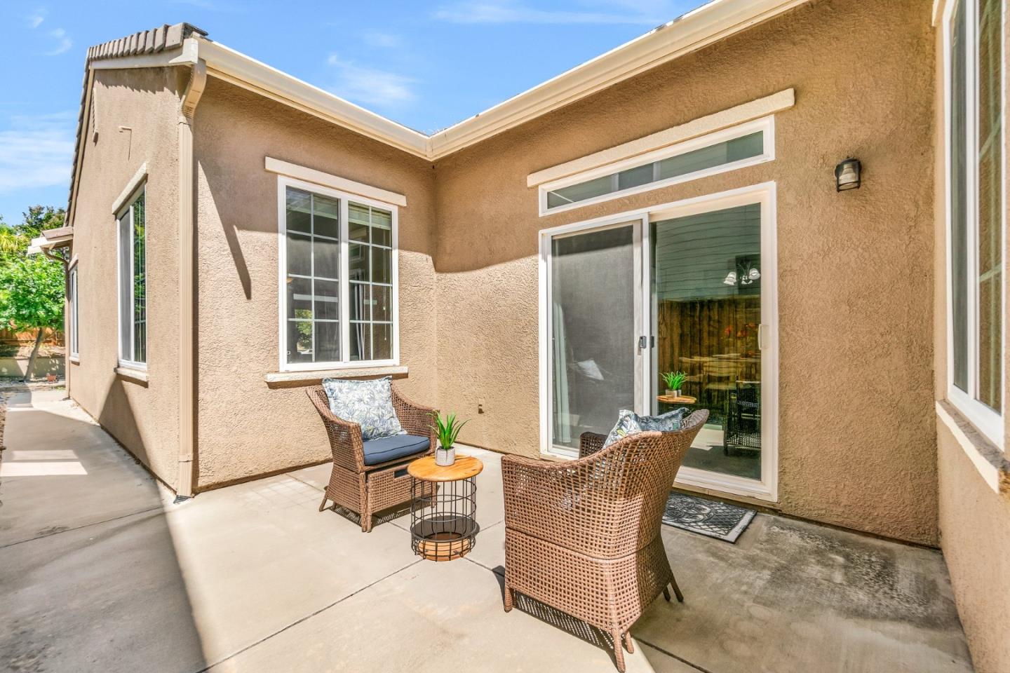 Detail Gallery Image 15 of 73 For 2039 Monique St, Tracy,  CA 95304 - 4 Beds | 3 Baths