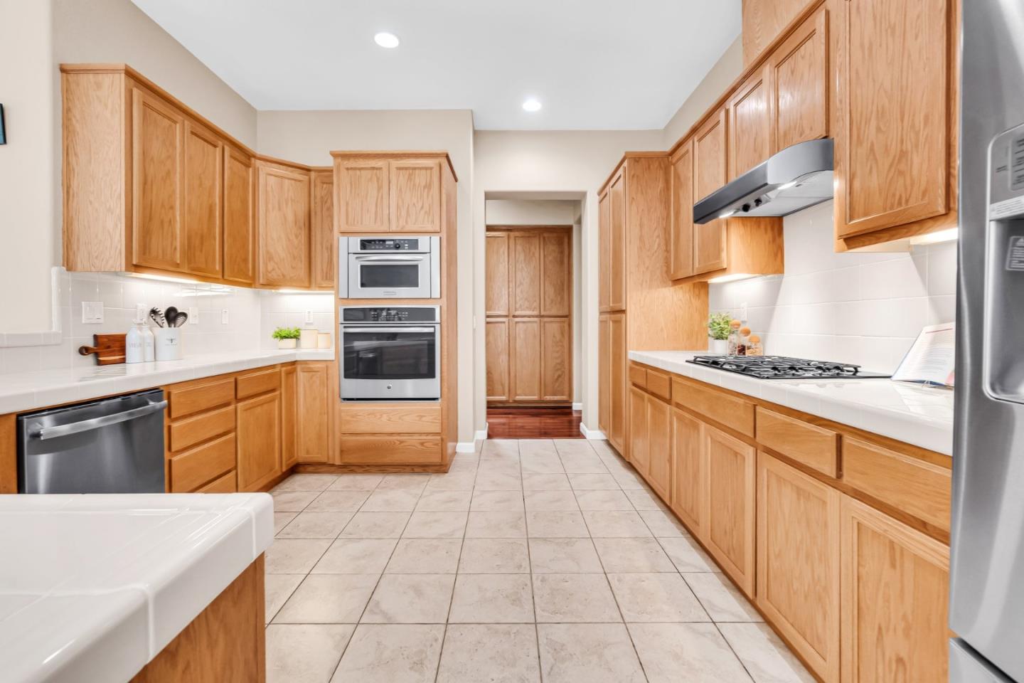 Detail Gallery Image 30 of 73 For 2039 Monique St, Tracy,  CA 95304 - 4 Beds | 3 Baths