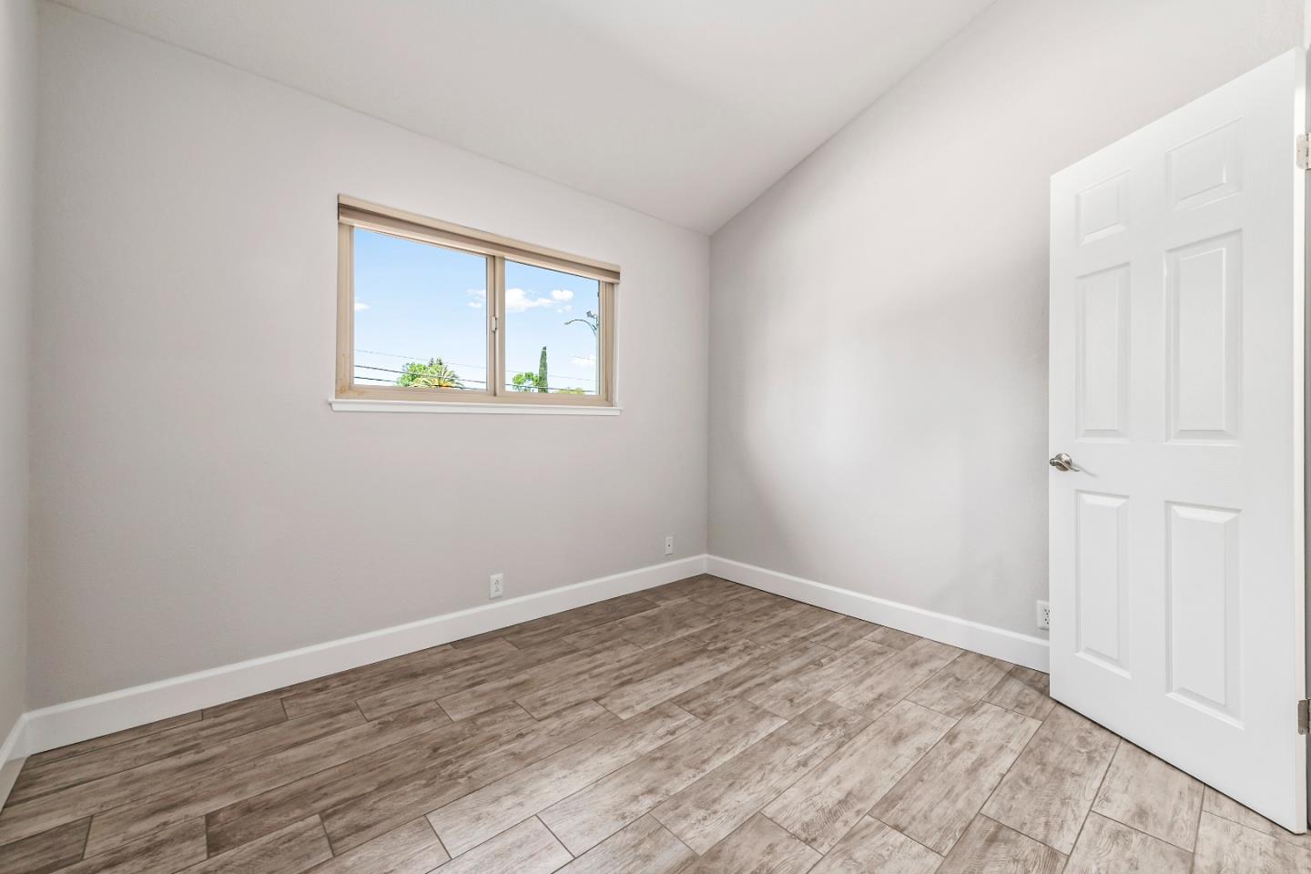 Detail Gallery Image 13 of 35 For 2564 Downing Ave, Campbell,  CA 95128 - 3 Beds | 2/1 Baths