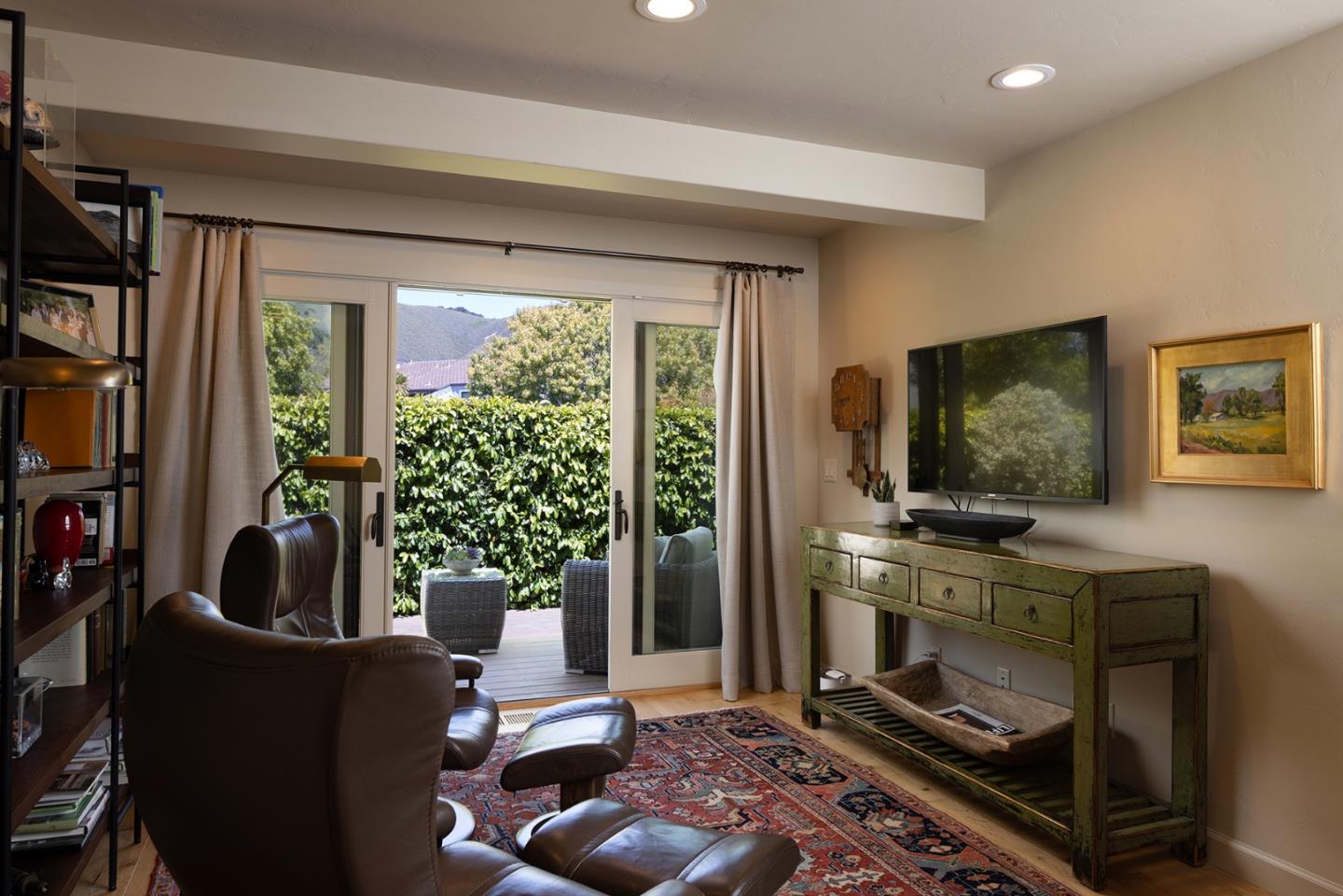 Detail Gallery Image 13 of 34 For 28061 Heron Ct, Carmel,  CA 93923 - 3 Beds | 3/1 Baths