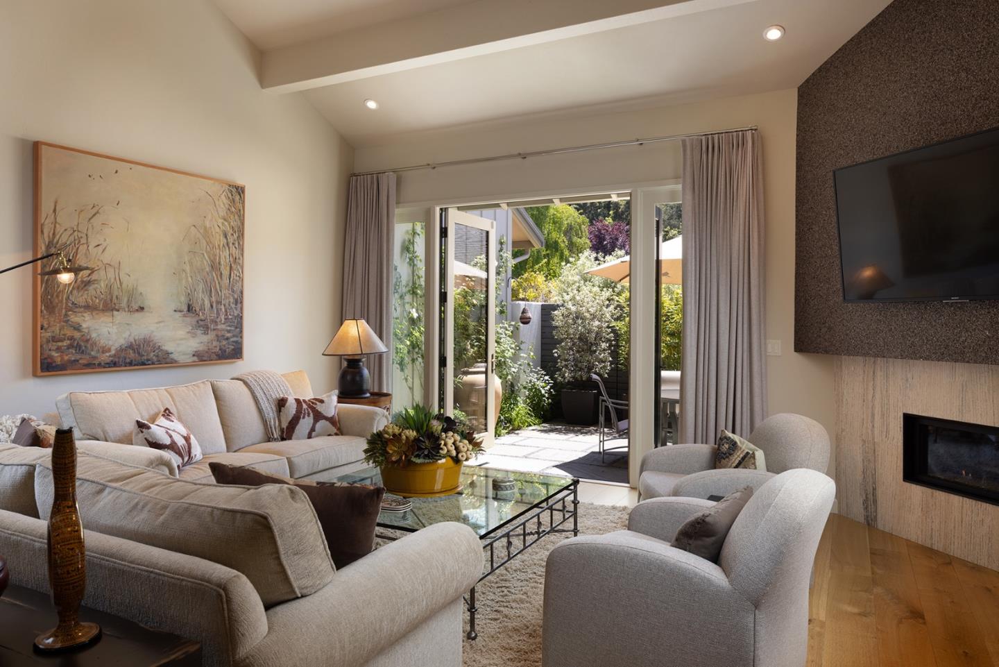 Detail Gallery Image 8 of 34 For 28061 Heron Ct, Carmel,  CA 93923 - 3 Beds | 3/1 Baths