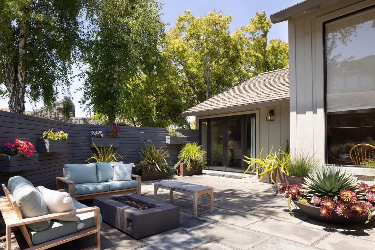 Detail Gallery Image 9 of 34 For 28061 Heron Ct, Carmel,  CA 93923 - 3 Beds | 3/1 Baths