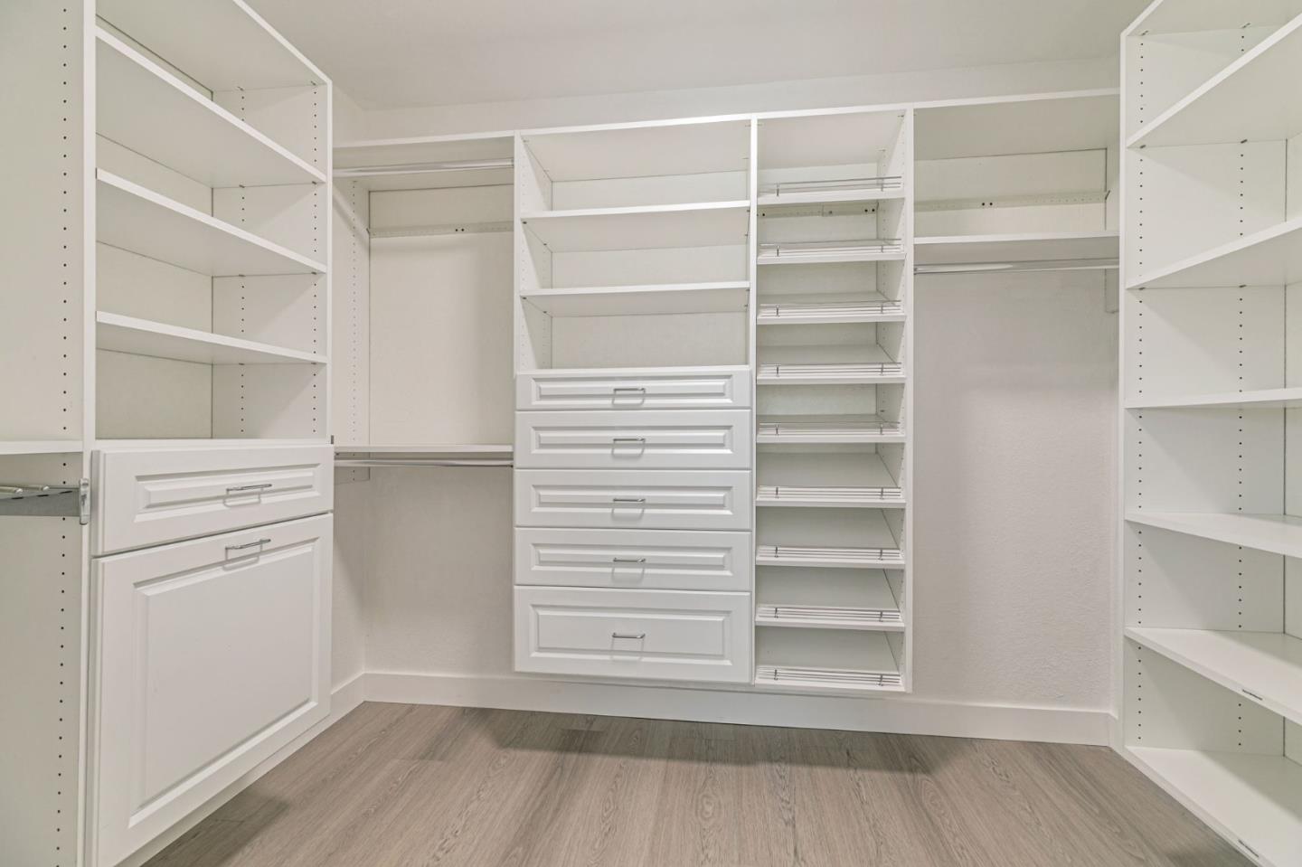 Detail Gallery Image 13 of 19 For 264 N Whisman Rd #11,  Mountain View,  CA 94043 - 2 Beds | 1 Baths