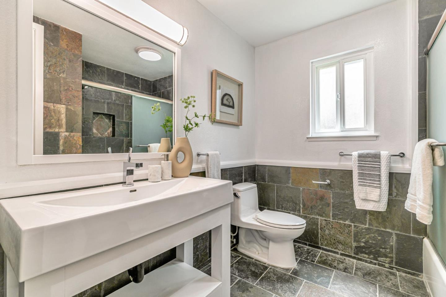 Detail Gallery Image 14 of 19 For 264 N Whisman Rd #11,  Mountain View,  CA 94043 - 2 Beds | 1 Baths