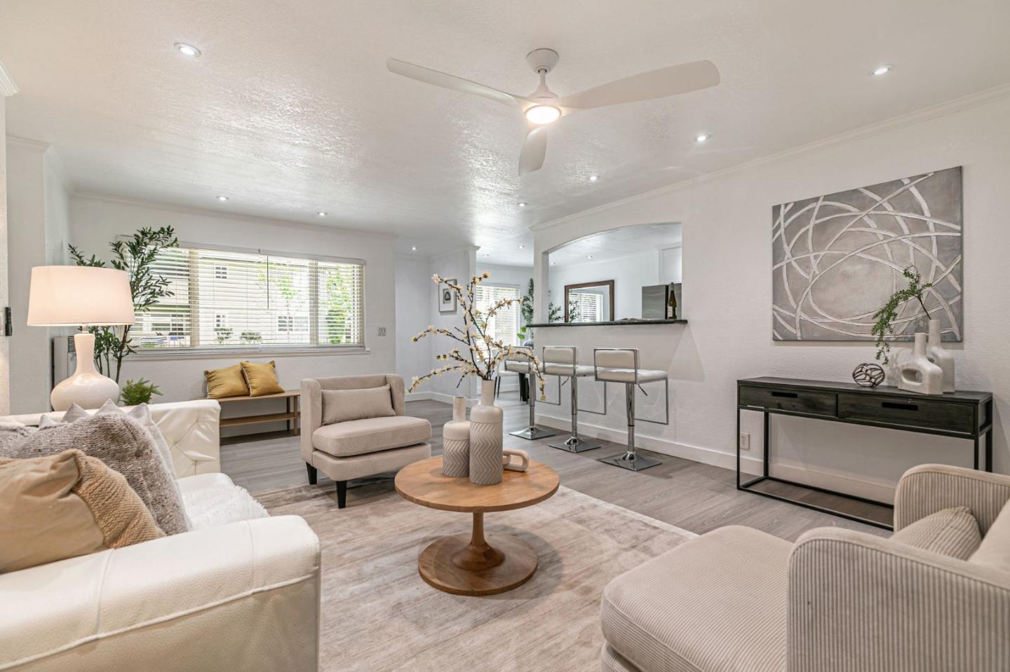 Detail Gallery Image 2 of 19 For 264 N Whisman Rd #11,  Mountain View,  CA 94043 - 2 Beds | 1 Baths