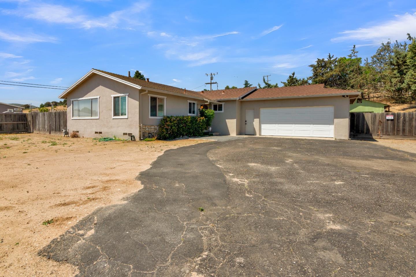 Detail Gallery Image 2 of 29 For 50850 Pine Canyon Rd, King City,  CA 93930 - 3 Beds | 2 Baths