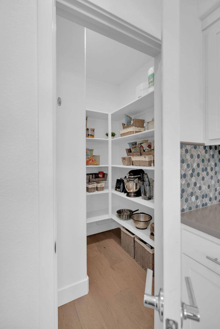 Detail Gallery Image 12 of 32 For 29255 Hub Ct, Hayward,  CA 94544 - 1 Beds | 1/1 Baths