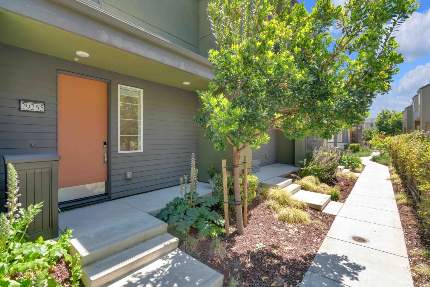 Detail Gallery Image 13 of 32 For 29255 Hub Ct, Hayward,  CA 94544 - 1 Beds | 1/1 Baths
