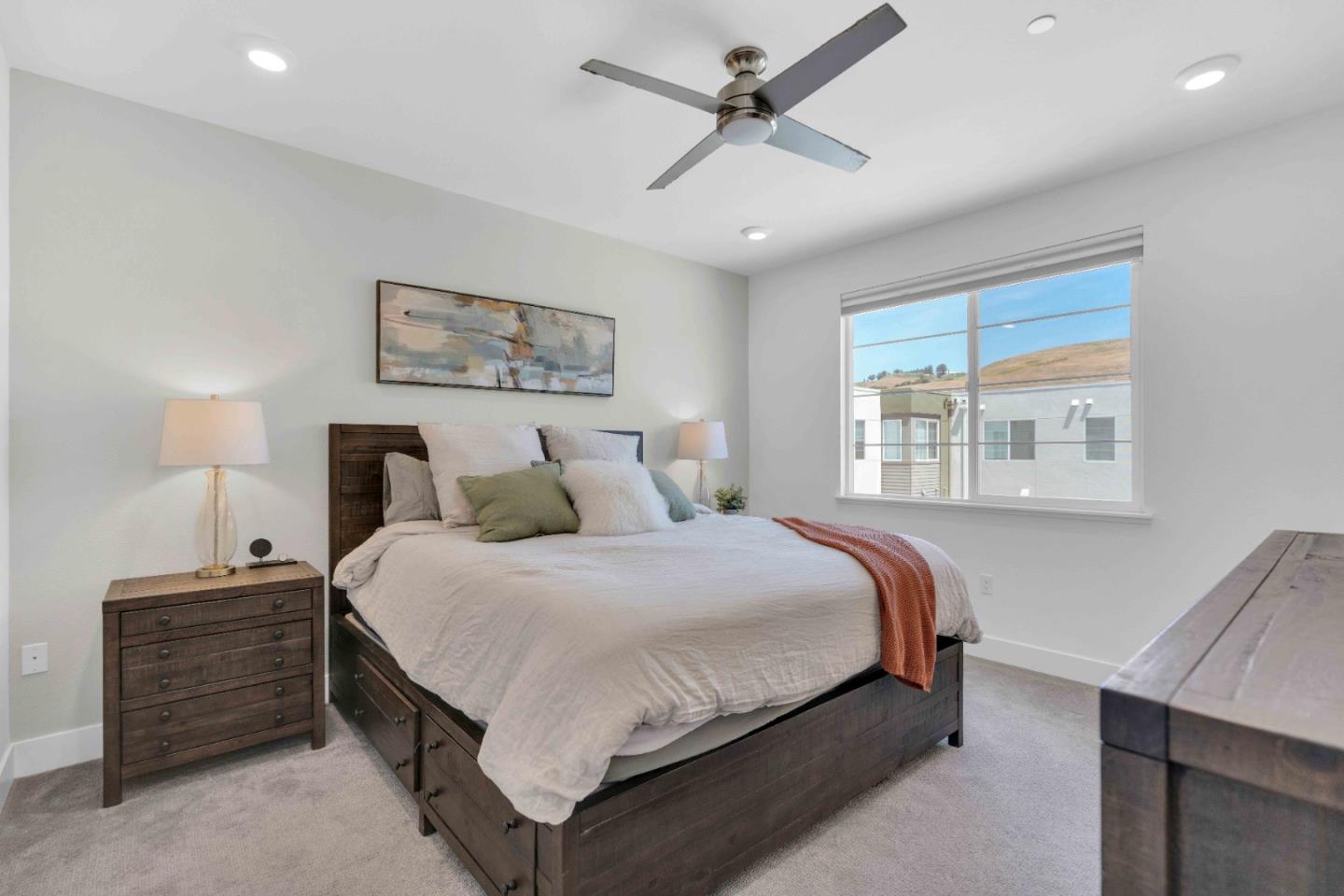 Detail Gallery Image 15 of 32 For 29255 Hub Ct, Hayward,  CA 94544 - 1 Beds | 1/1 Baths