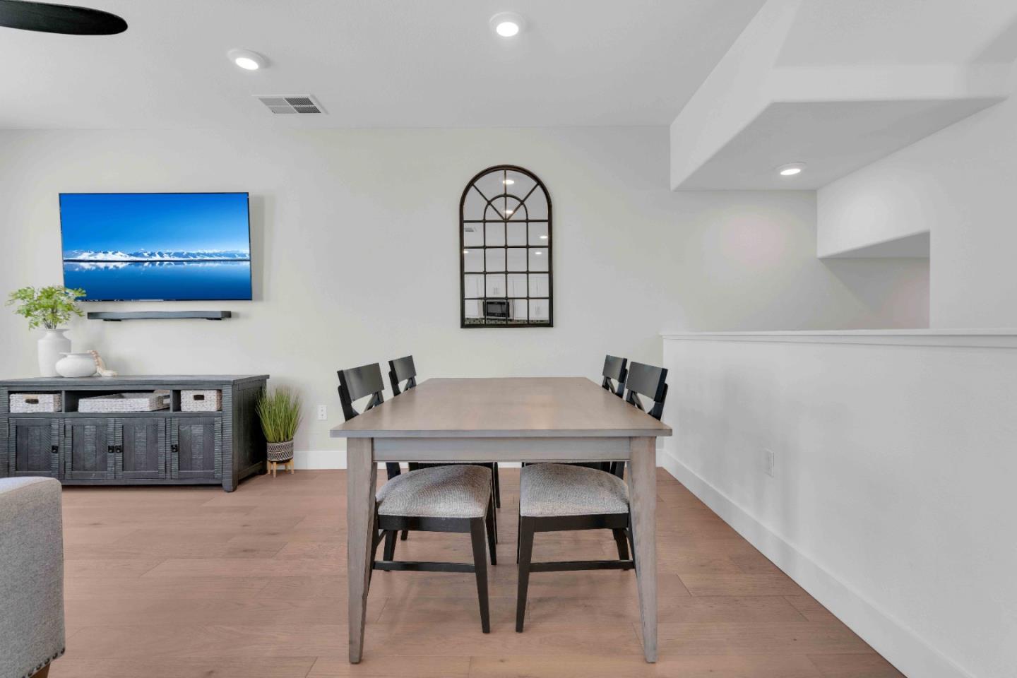 Detail Gallery Image 6 of 32 For 29255 Hub Ct, Hayward,  CA 94544 - 1 Beds | 1/1 Baths