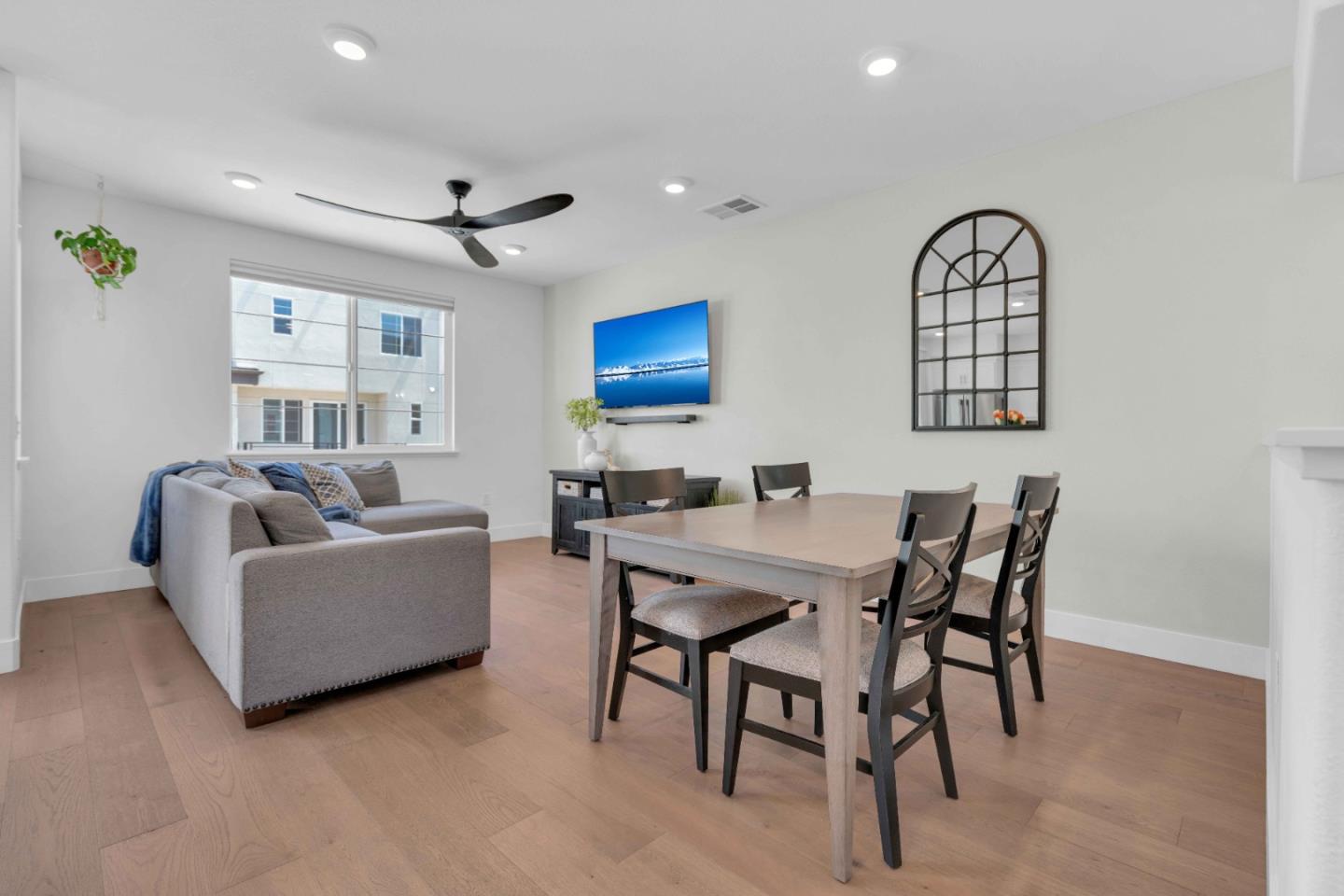 Detail Gallery Image 7 of 32 For 29255 Hub Ct, Hayward,  CA 94544 - 1 Beds | 1/1 Baths