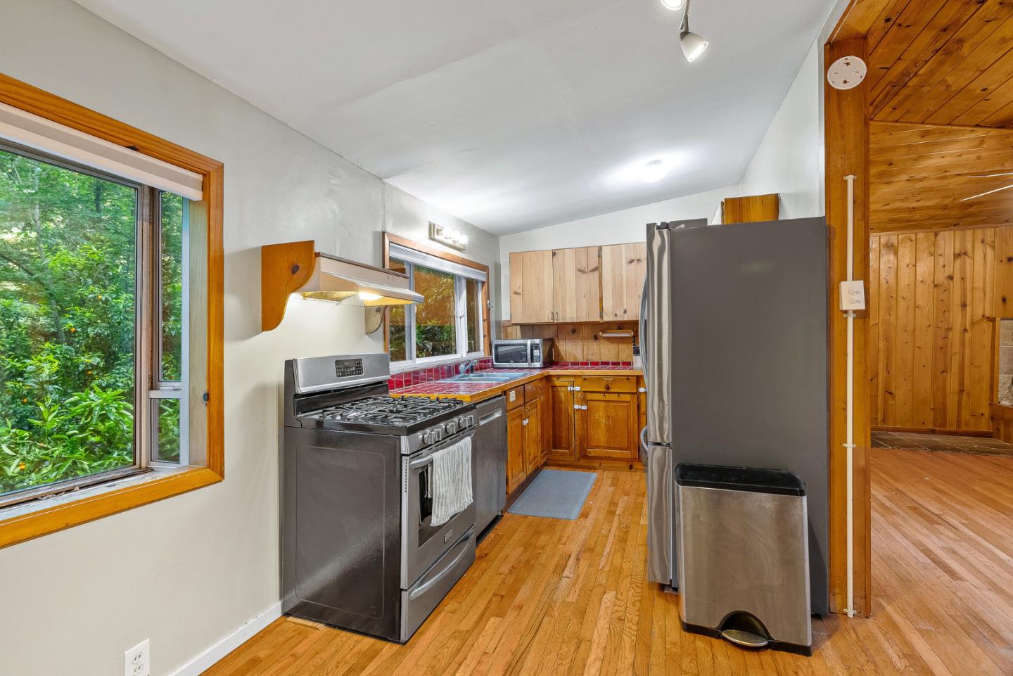 Detail Gallery Image 10 of 33 For 15040 Fern Ave, Boulder Creek,  CA 95006 - 2 Beds | 1 Baths