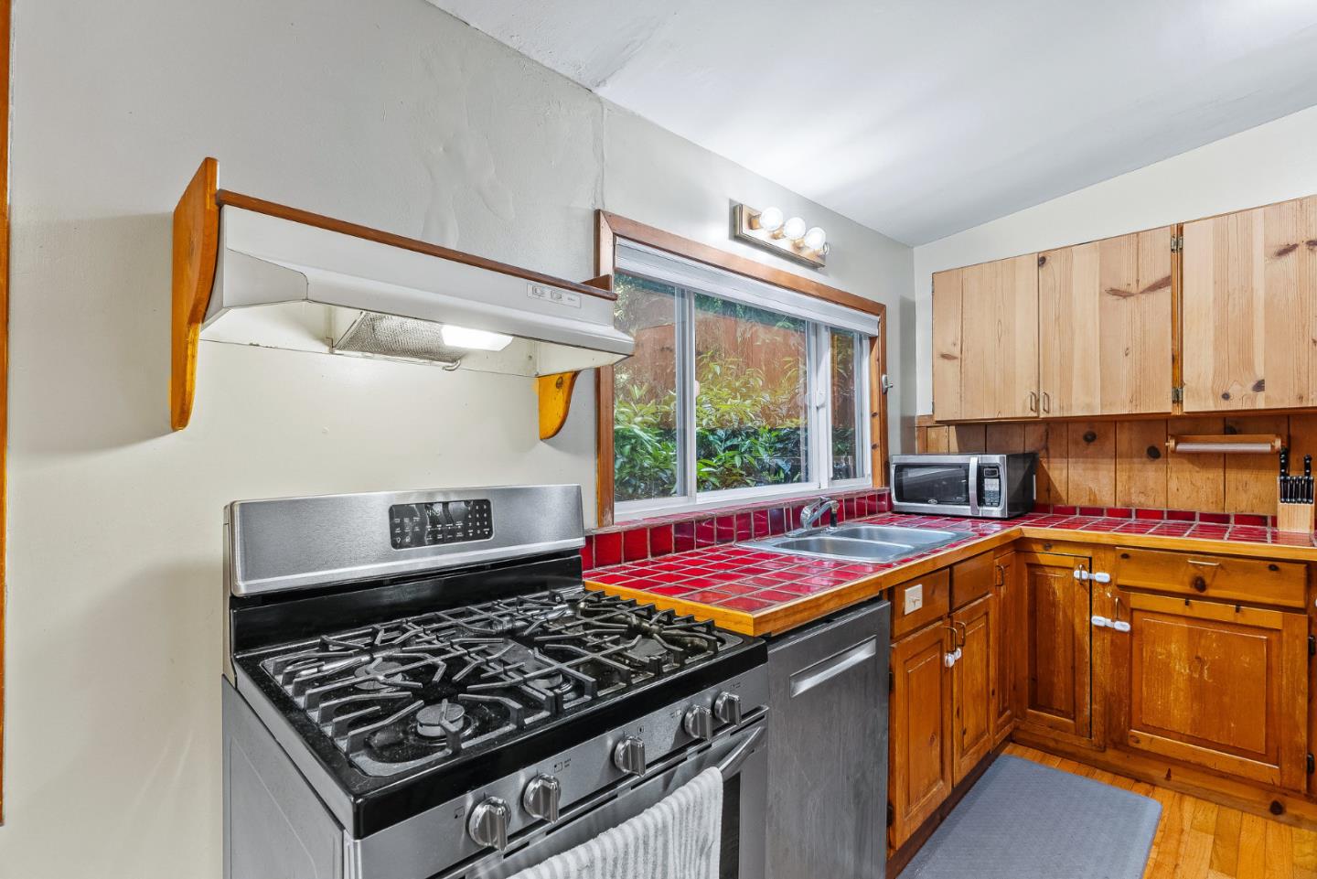 Detail Gallery Image 11 of 33 For 15040 Fern Ave, Boulder Creek,  CA 95006 - 2 Beds | 1 Baths