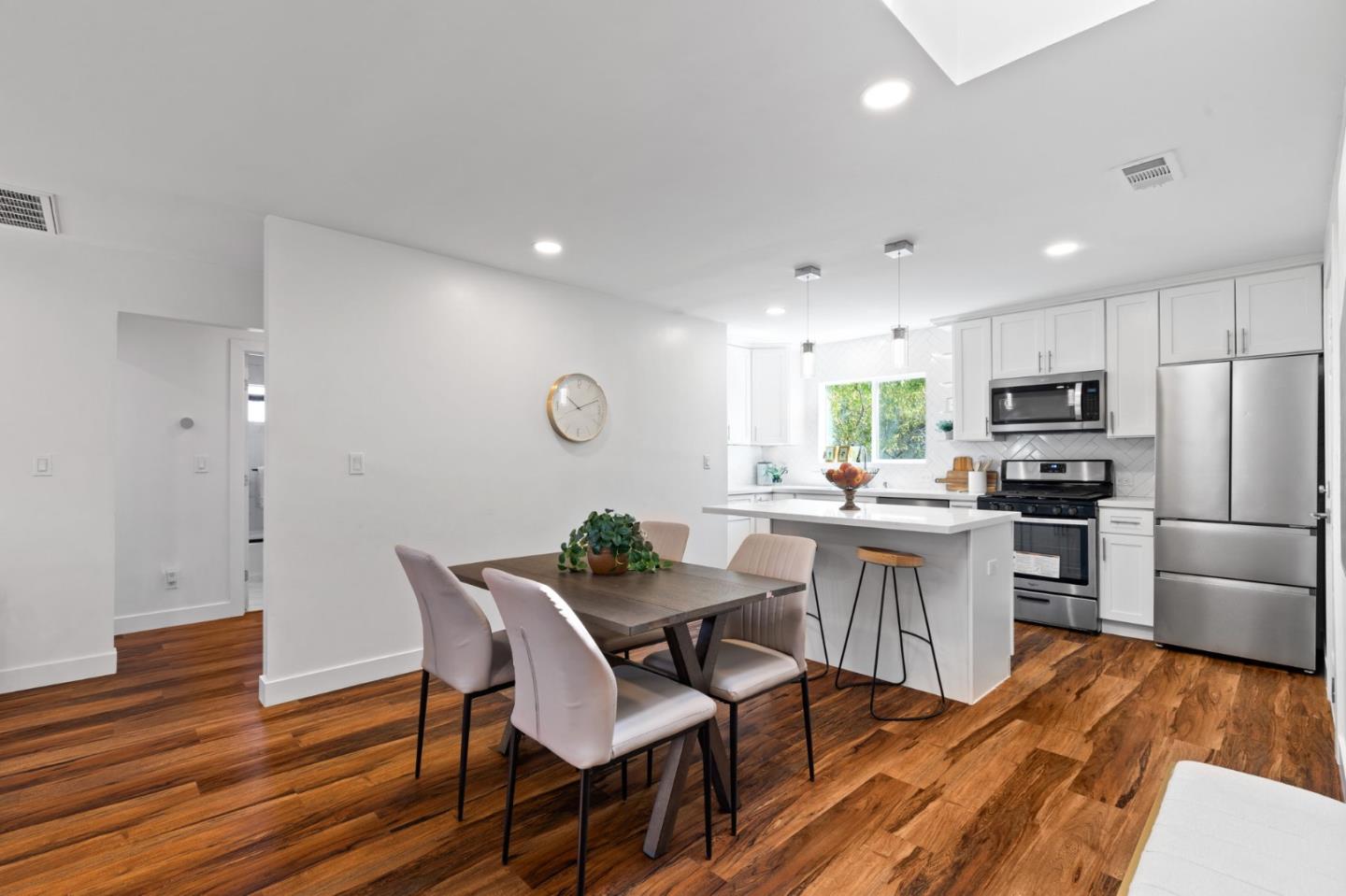Detail Gallery Image 12 of 28 For 2256 Poplar Ave, East Palo Alto,  CA 94303 - 3 Beds | 2 Baths