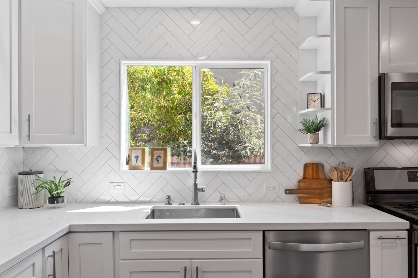 Detail Gallery Image 17 of 28 For 2256 Poplar Ave, East Palo Alto,  CA 94303 - 3 Beds | 2 Baths