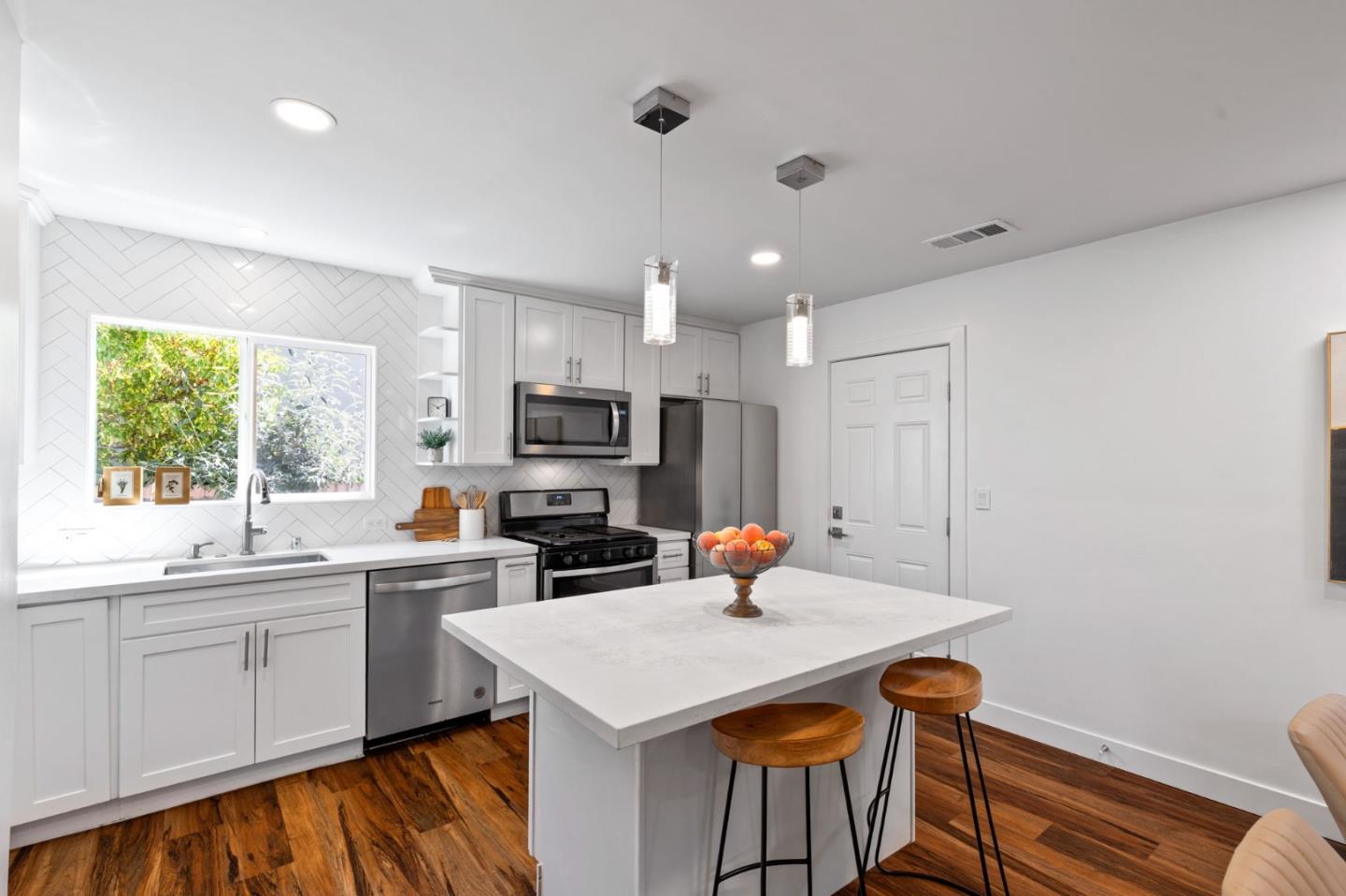 Detail Gallery Image 19 of 28 For 2256 Poplar Ave, East Palo Alto,  CA 94303 - 3 Beds | 2 Baths