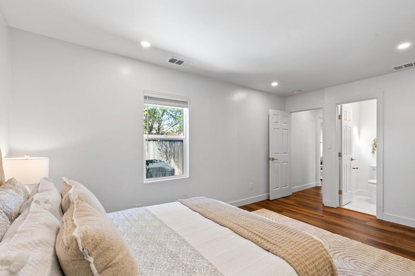 Detail Gallery Image 21 of 28 For 2256 Poplar Ave, East Palo Alto,  CA 94303 - 3 Beds | 2 Baths