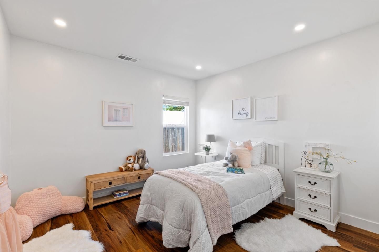 Detail Gallery Image 23 of 28 For 2256 Poplar Ave, East Palo Alto,  CA 94303 - 3 Beds | 2 Baths