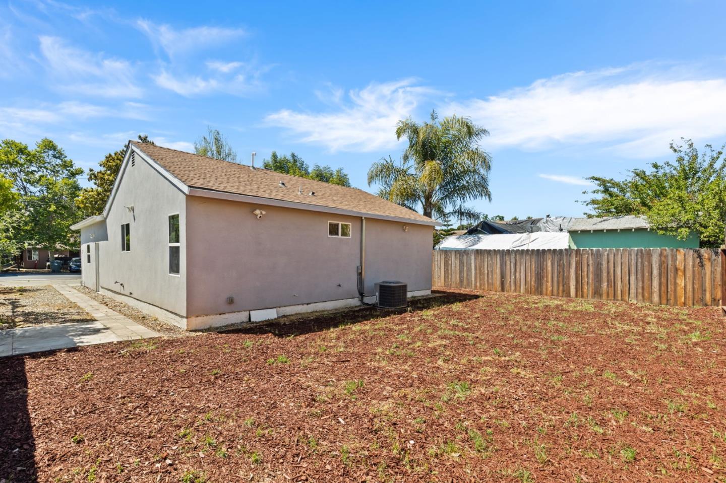 Detail Gallery Image 26 of 28 For 2256 Poplar Ave, East Palo Alto,  CA 94303 - 3 Beds | 2 Baths