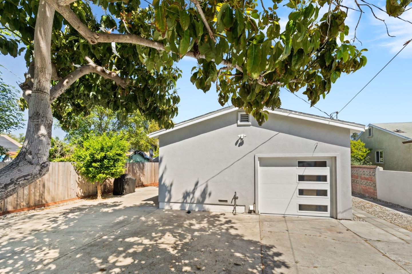 Detail Gallery Image 5 of 28 For 2256 Poplar Ave, East Palo Alto,  CA 94303 - 3 Beds | 2 Baths
