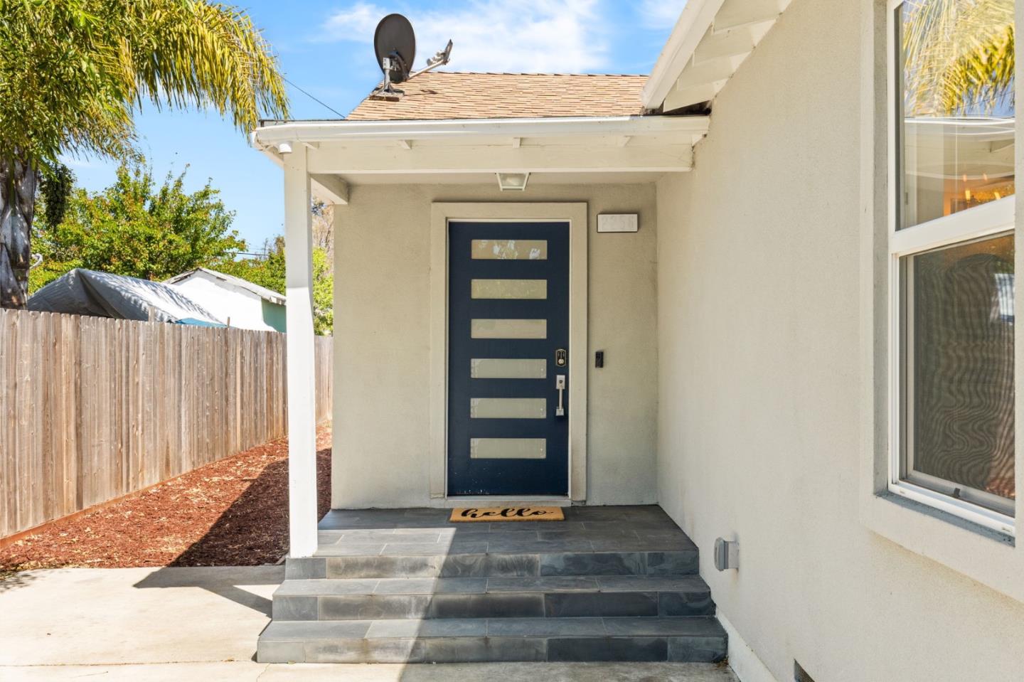 Detail Gallery Image 6 of 28 For 2256 Poplar Ave, East Palo Alto,  CA 94303 - 3 Beds | 2 Baths