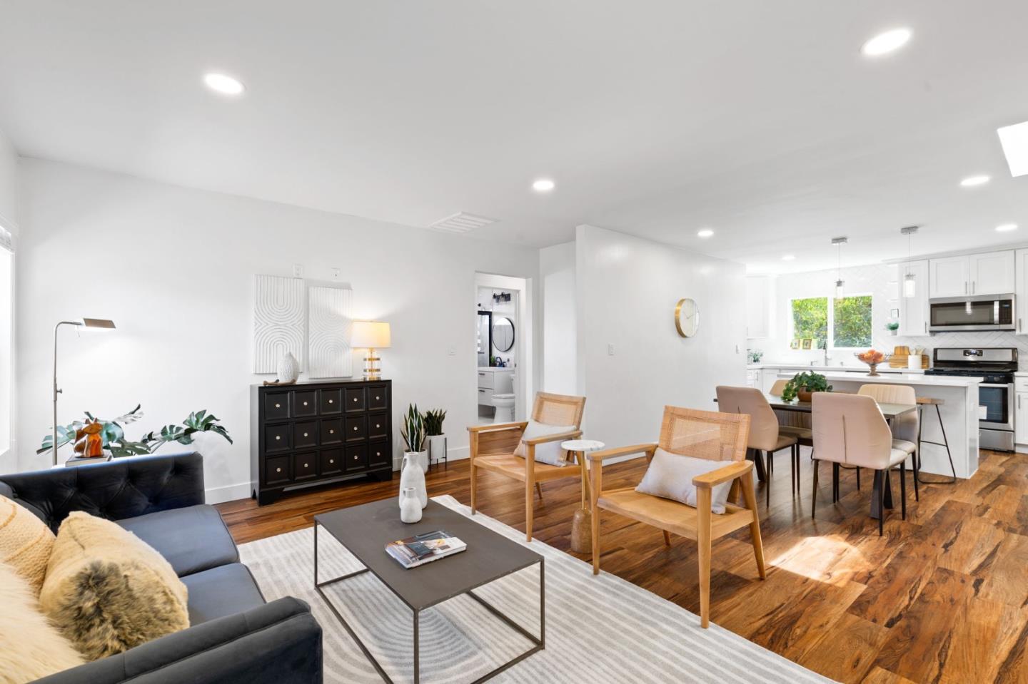 Detail Gallery Image 7 of 28 For 2256 Poplar Ave, East Palo Alto,  CA 94303 - 3 Beds | 2 Baths