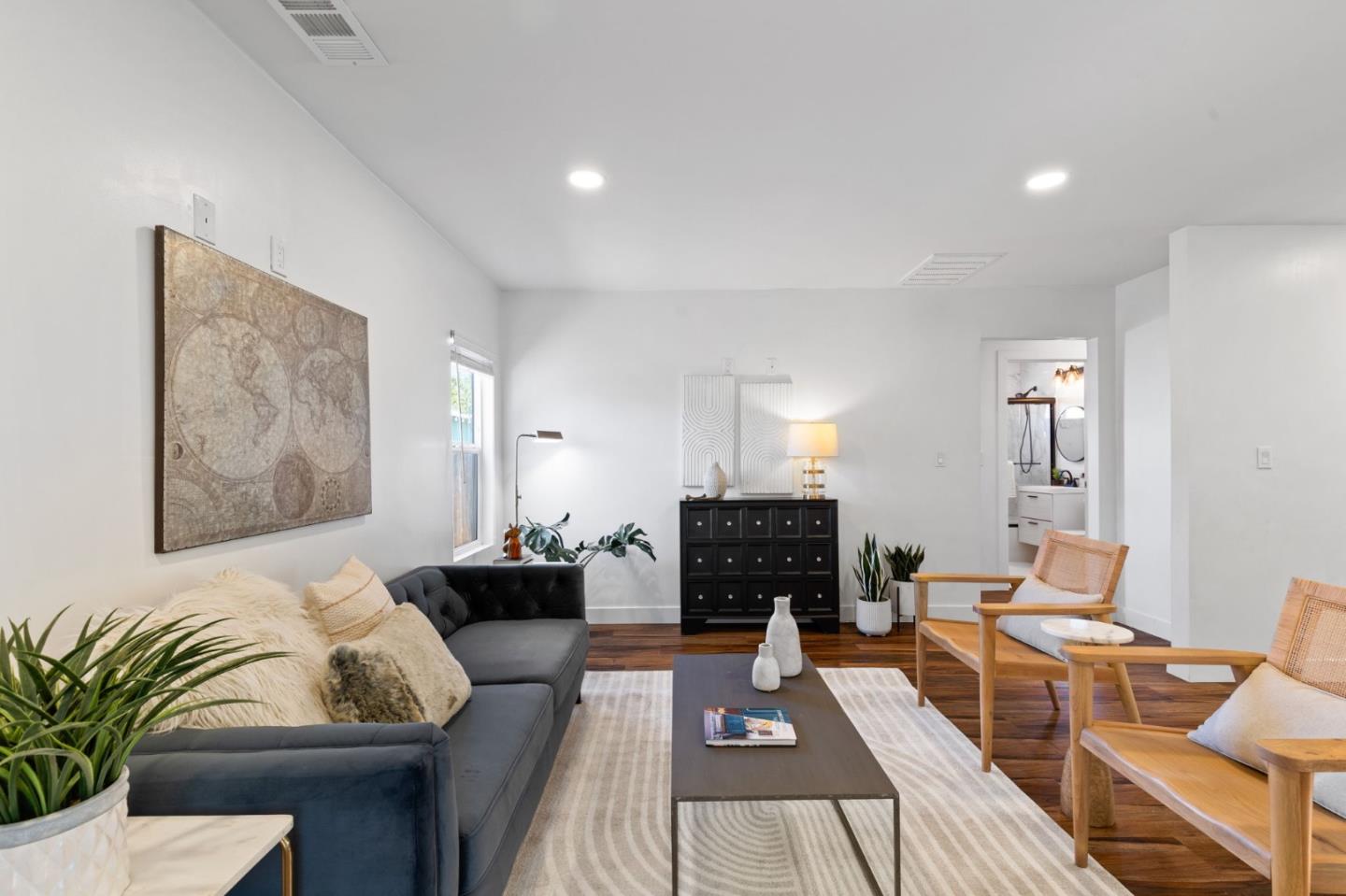Detail Gallery Image 8 of 28 For 2256 Poplar Ave, East Palo Alto,  CA 94303 - 3 Beds | 2 Baths