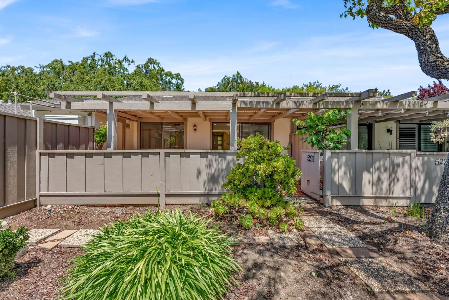 Detail Gallery Image 31 of 39 For 5231 Cribari Ln, San Jose,  CA 95135 - 2 Beds | 2 Baths