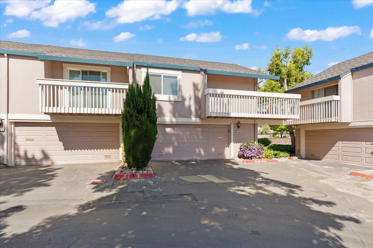 Detail Gallery Image 4 of 26 For 1325 Merrivale West Sq, San Jose,  CA 95117 - 2 Beds | 1 Baths