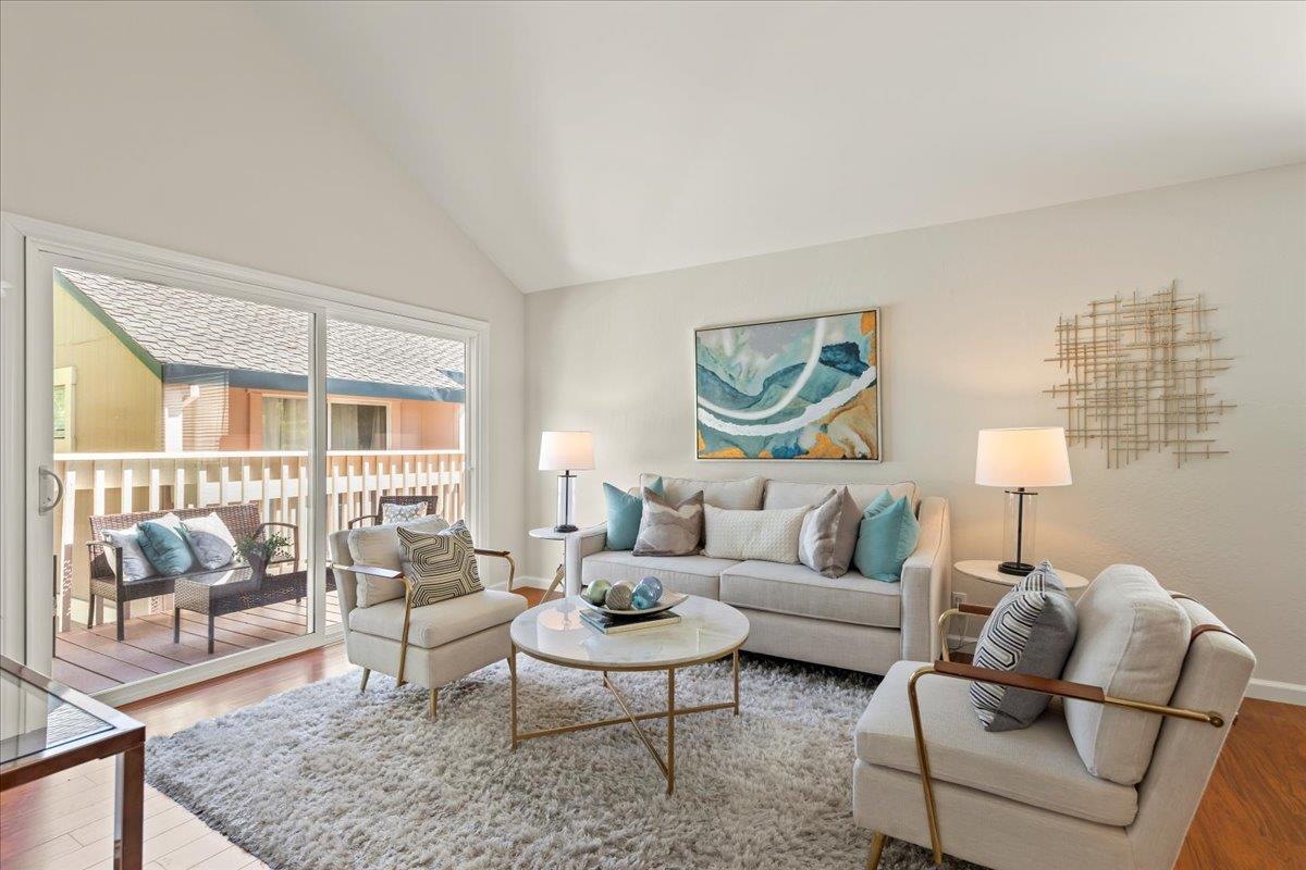 Detail Gallery Image 5 of 26 For 1325 Merrivale West Sq, San Jose,  CA 95117 - 2 Beds | 1 Baths