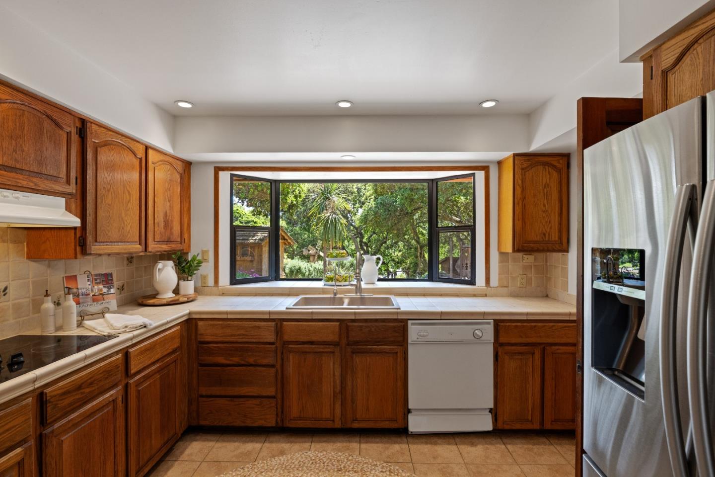 Detail Gallery Image 5 of 29 For 59 La Rancheria, Carmel Valley,  CA 93924 - 4 Beds | 3 Baths