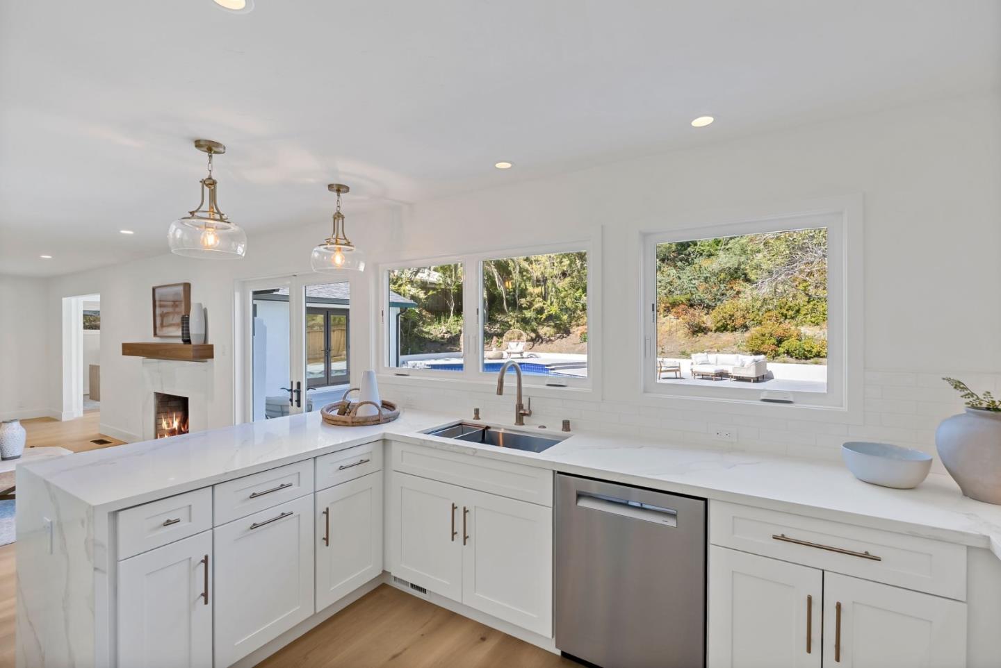 Detail Gallery Image 19 of 81 For 1556 Cherrywood Dr, San Mateo,  CA 94403 - 4 Beds | 3 Baths