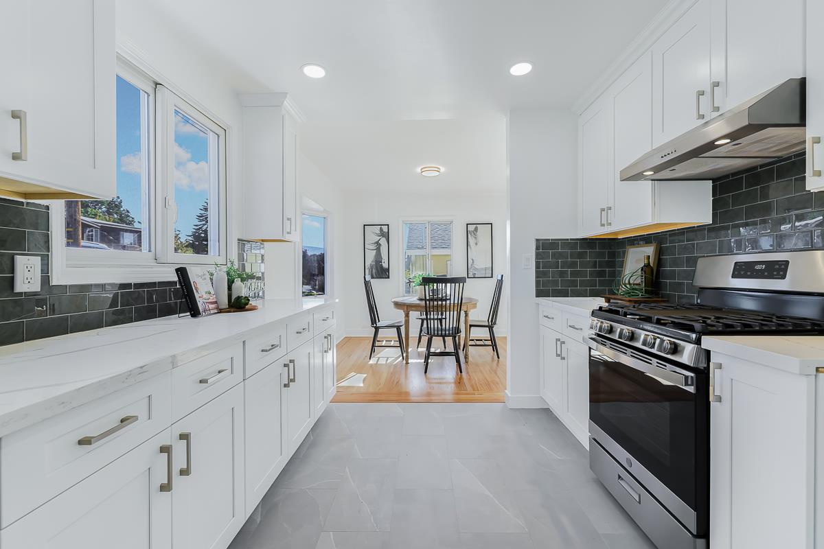Detail Gallery Image 14 of 41 For 4715 Davenport Ave, Oakland,  CA 94619 - 3 Beds | 2 Baths