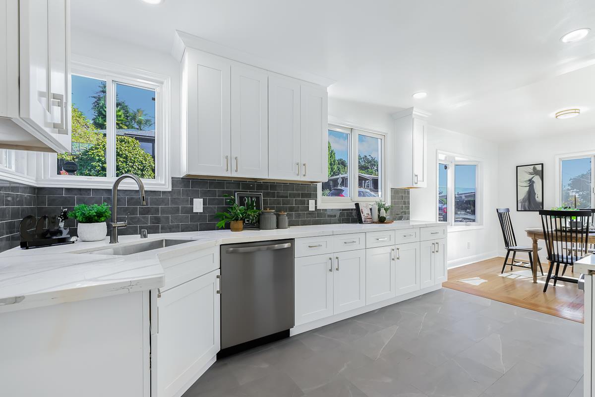 Detail Gallery Image 18 of 41 For 4715 Davenport Ave, Oakland,  CA 94619 - 3 Beds | 2 Baths