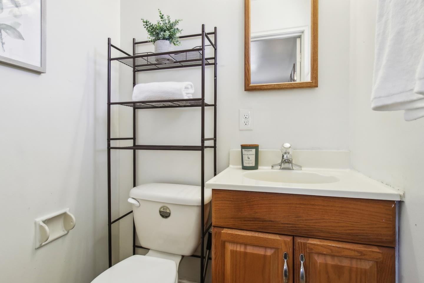 Detail Gallery Image 11 of 16 For 2219 Terra Villa St, East Palo Alto,  CA 94303 - 3 Beds | 1/1 Baths