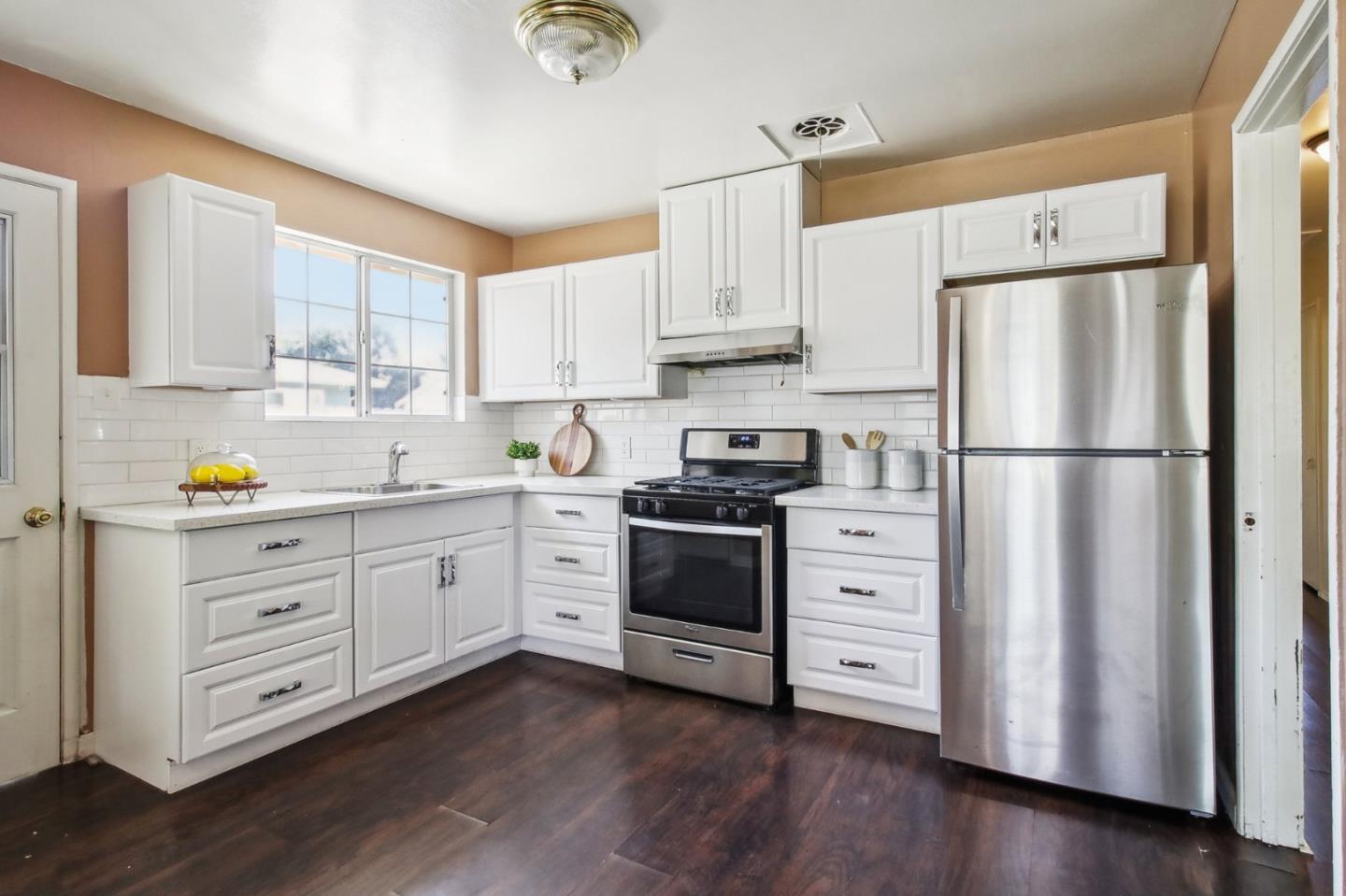 Detail Gallery Image 5 of 16 For 2219 Terra Villa St, East Palo Alto,  CA 94303 - 3 Beds | 1/1 Baths