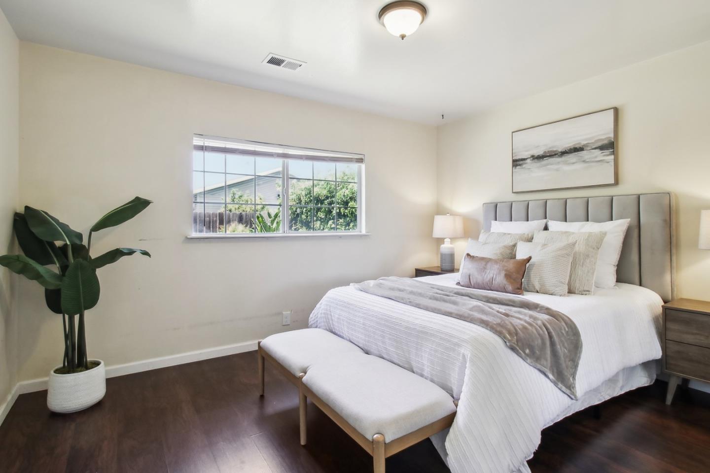 Detail Gallery Image 9 of 16 For 2219 Terra Villa St, East Palo Alto,  CA 94303 - 3 Beds | 1/1 Baths