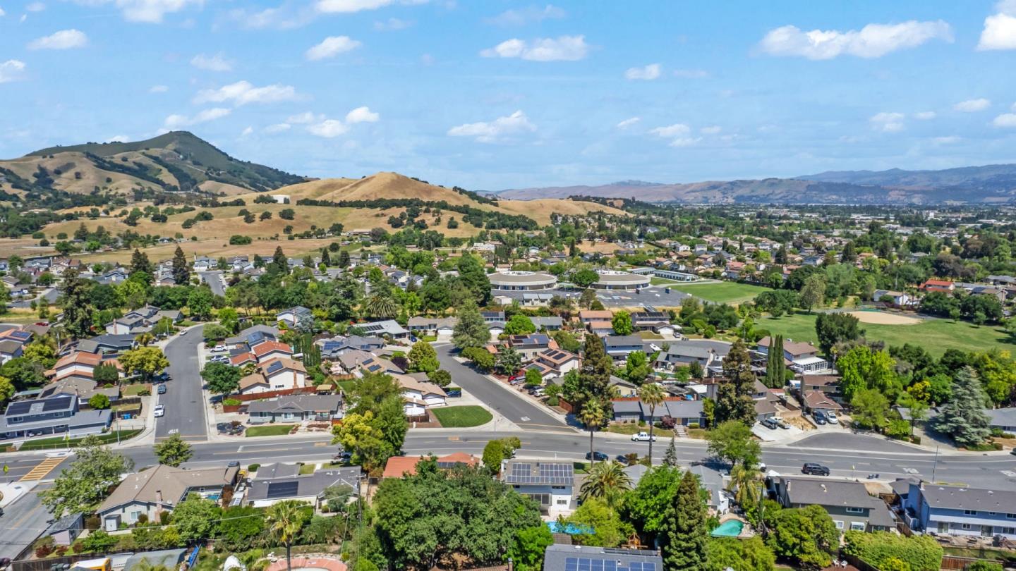 Detail Gallery Image 54 of 56 For 540 La Crosse Dr, Morgan Hill,  CA 95037 - 5 Beds | 3 Baths