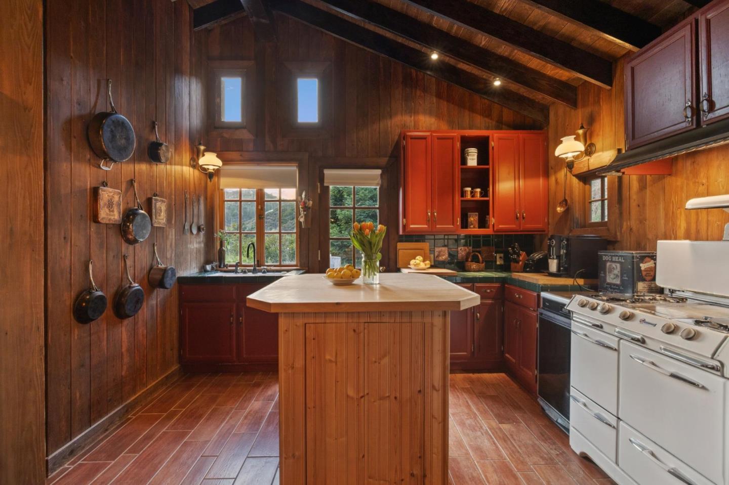 Detail Gallery Image 10 of 67 For 10026 Sycamore Canyon Rd, Big Sur,  CA 93920 - 2 Beds | 2 Baths
