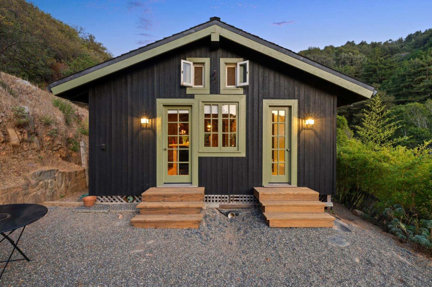 Detail Gallery Image 12 of 67 For 10026 Sycamore Canyon Rd, Big Sur,  CA 93920 - 2 Beds | 2 Baths