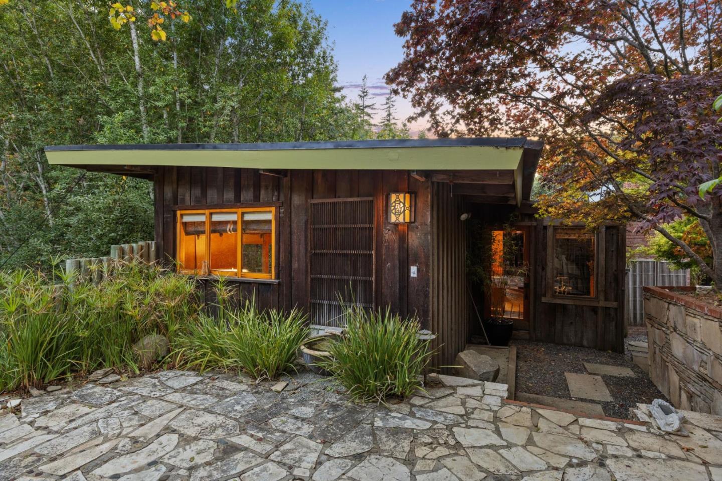 Detail Gallery Image 4 of 67 For 10026 Sycamore Canyon Rd, Big Sur,  CA 93920 - 2 Beds | 2 Baths