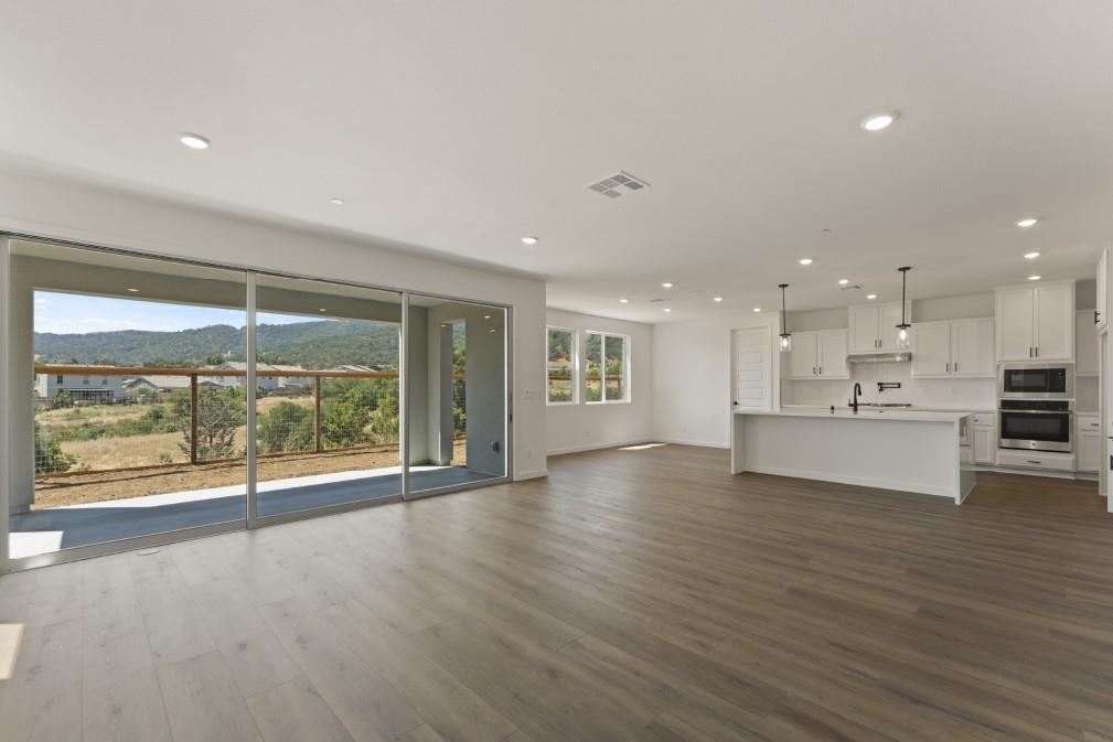 Detail Gallery Image 3 of 10 For 7150 Rece Ln, Gilroy,  CA 95020 - 5 Beds | 4/1 Baths