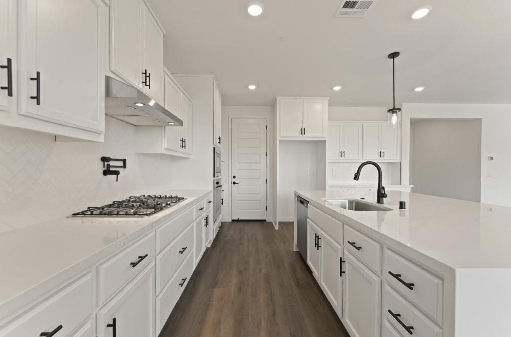 Detail Gallery Image 4 of 10 For 7150 Rece Ln, Gilroy,  CA 95020 - 5 Beds | 4/1 Baths