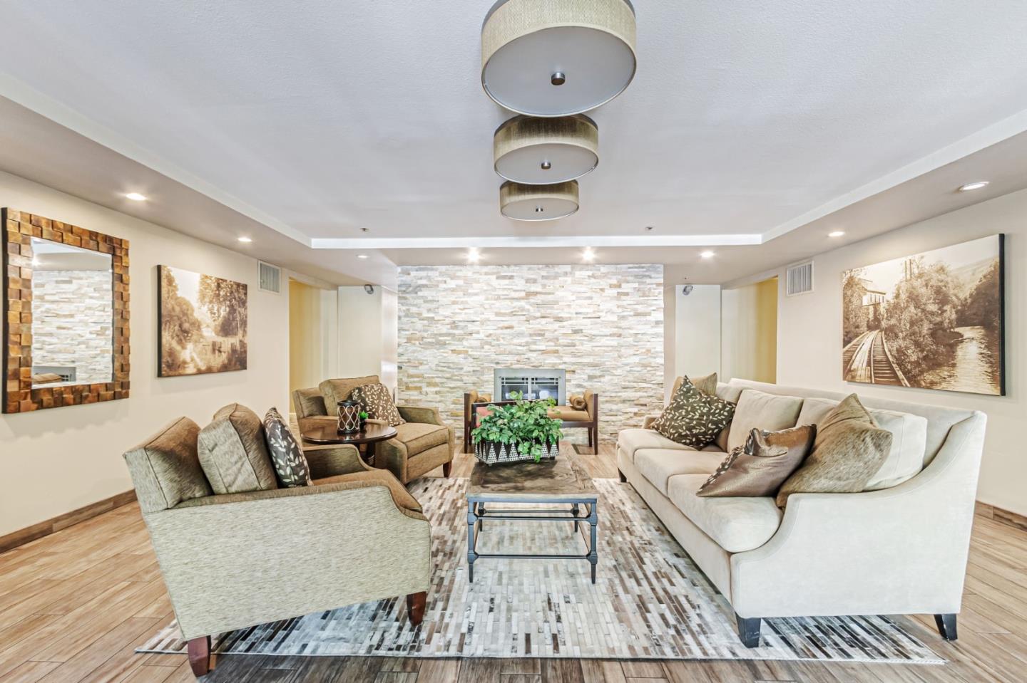Detail Gallery Image 4 of 23 For 95 Church St #2304,  Los Gatos,  CA 95030 - 1 Beds | 1 Baths