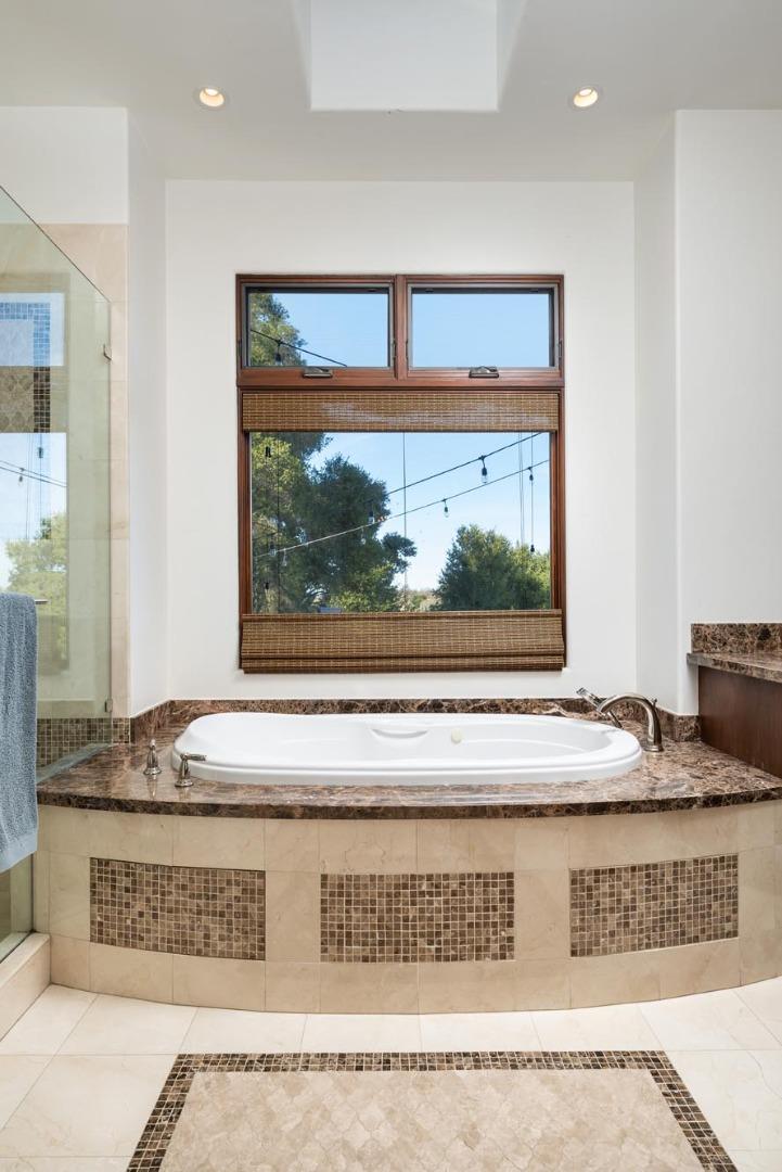 Detail Gallery Image 12 of 32 For 1036 Los Trancos Rd, Portola Valley,  CA 94028 - 3 Beds | 3 Baths