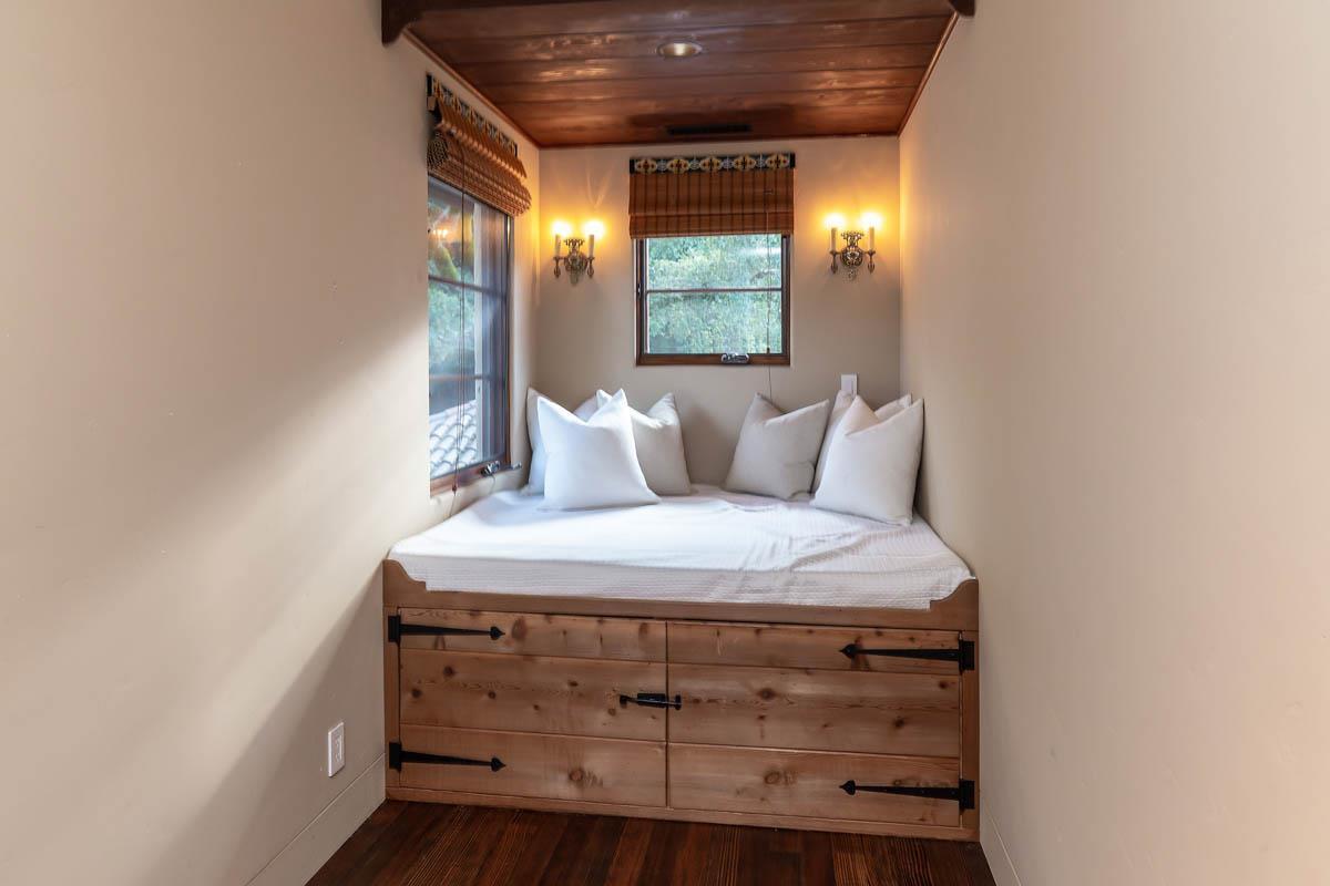 Detail Gallery Image 21 of 32 For 1036 Los Trancos Rd, Portola Valley,  CA 94028 - 3 Beds | 3 Baths