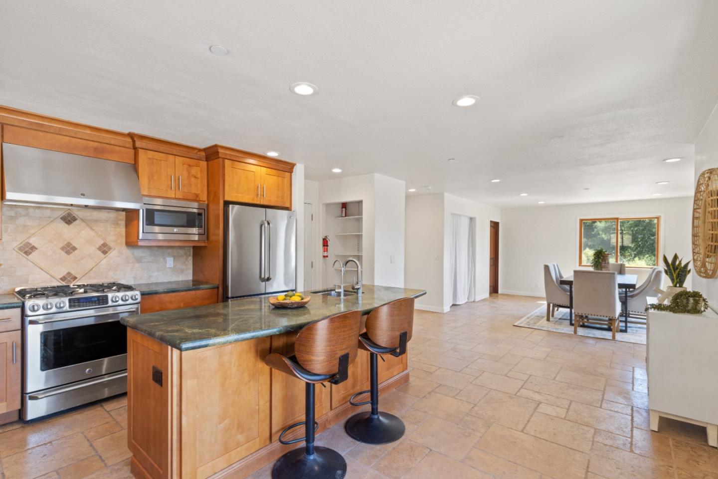 Detail Gallery Image 10 of 63 For 10200 West Dr, Felton,  CA 95018 - 4 Beds | 4/1 Baths
