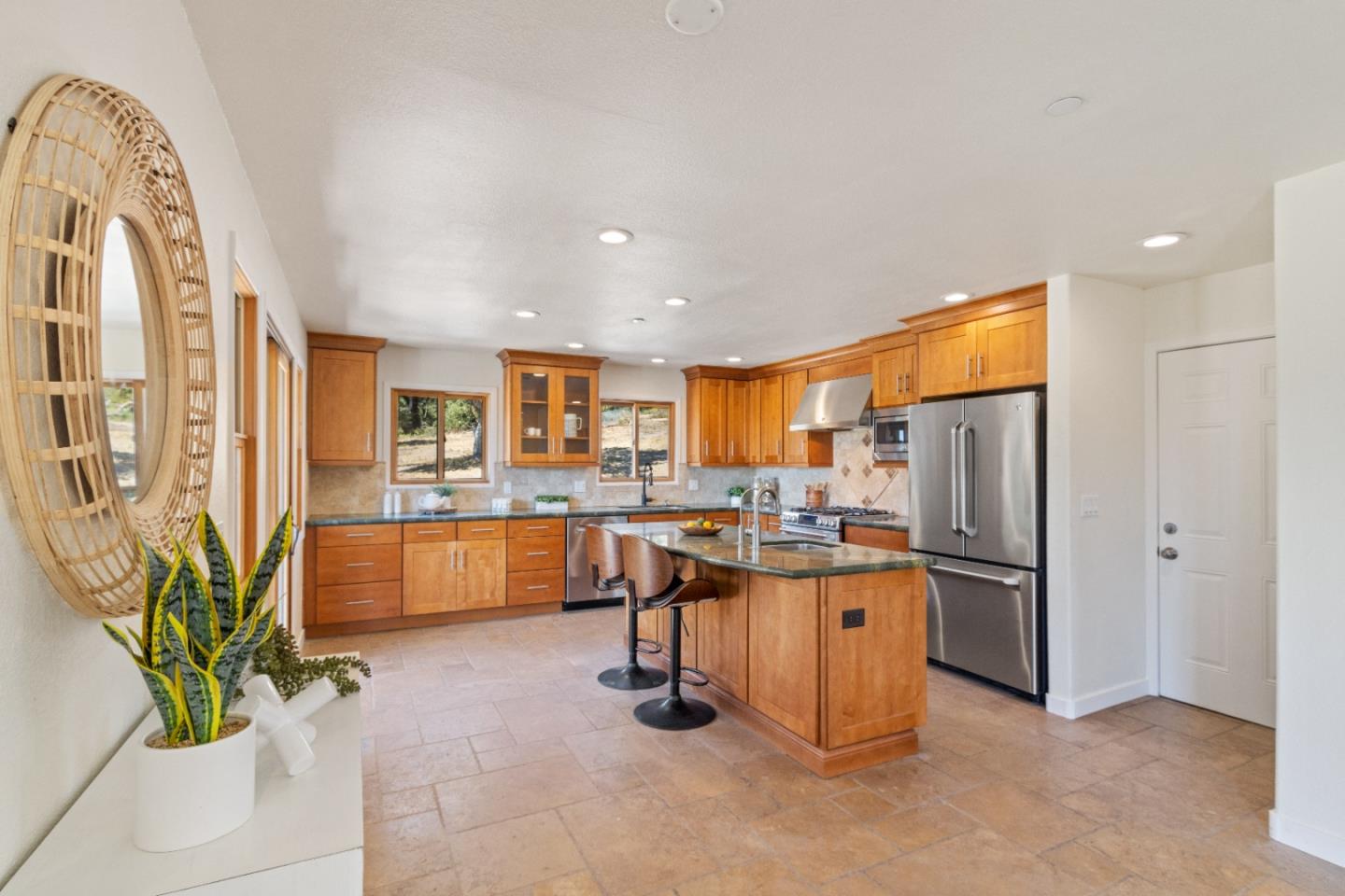 Detail Gallery Image 12 of 63 For 10200 West Dr, Felton,  CA 95018 - 4 Beds | 4/1 Baths
