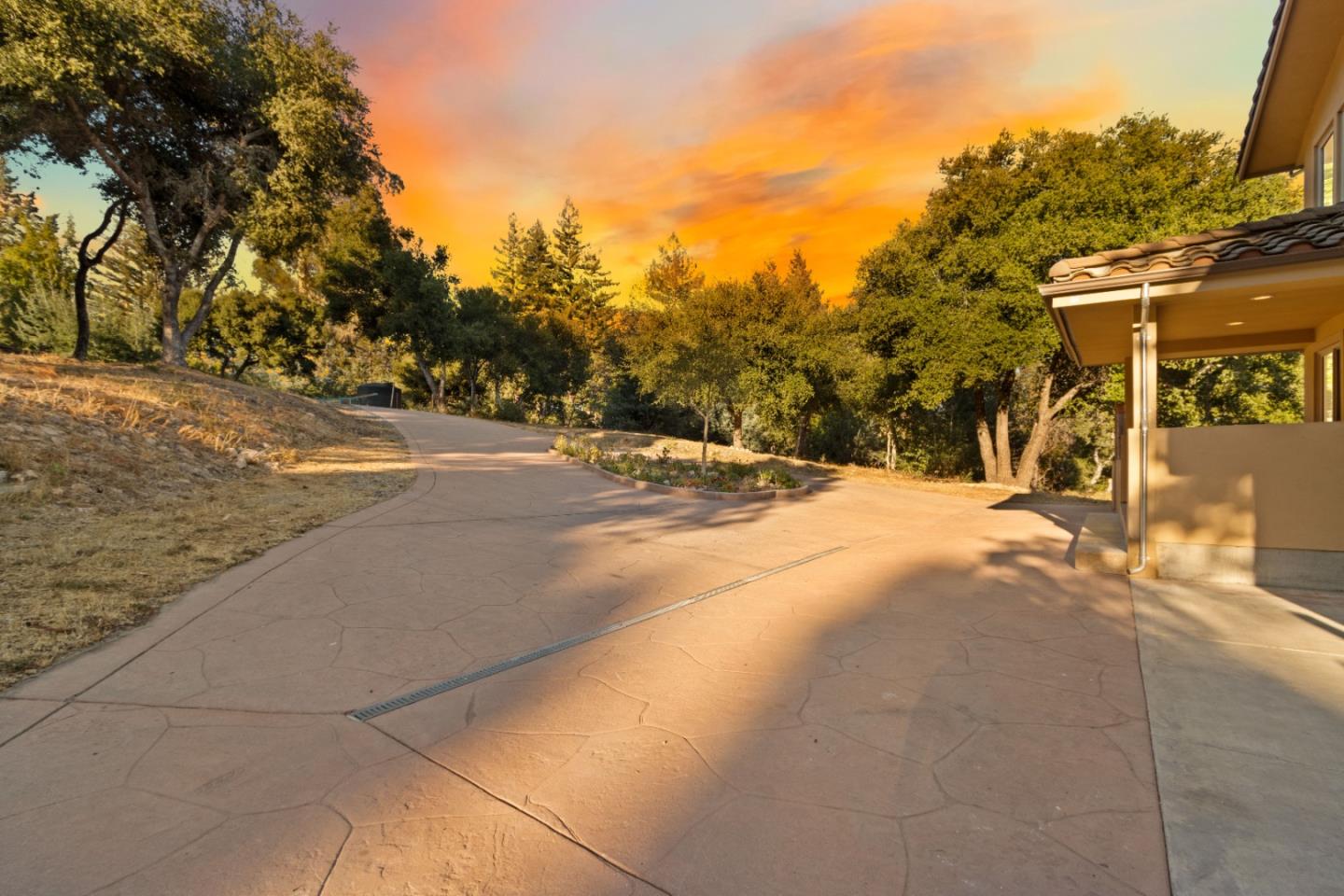 Detail Gallery Image 3 of 63 For 10200 West Dr, Felton,  CA 95018 - 4 Beds | 4/1 Baths